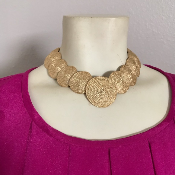 Vintage Matte Gold Cleopatra Necklace - Picture 7 of 8